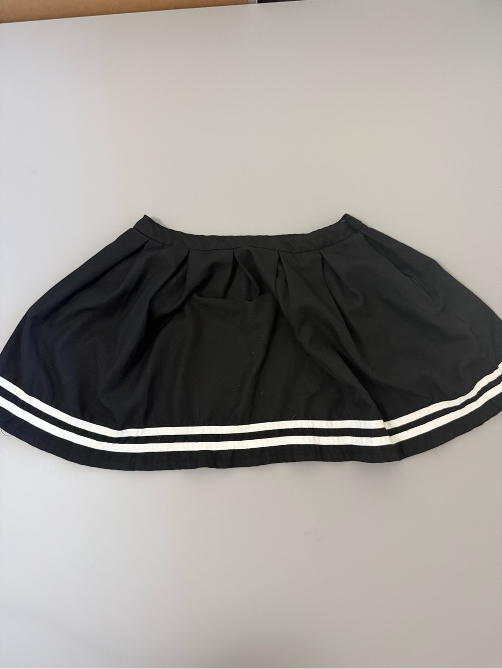 Hot‎ Topic Pleated Mini Skirt Large Black Side Zip School Girl Goth. P19